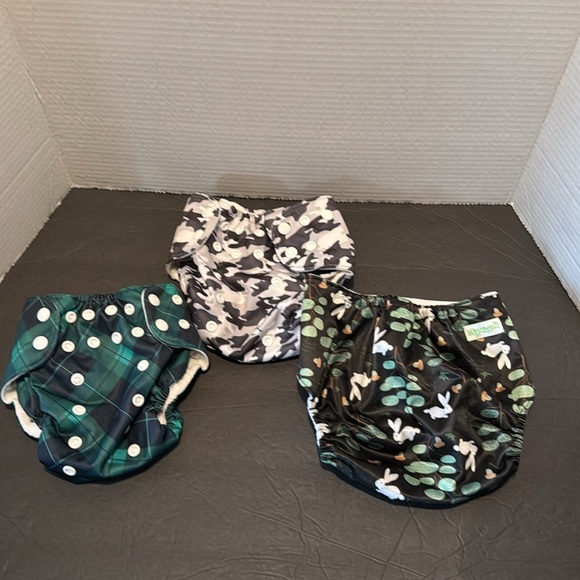 Lot of 3 Wegreeco Reusable Diapers - Picture 2 of 10